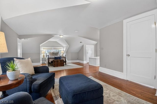 156 Pollard Rd, Mountain Lakes Boro, NJ 07046