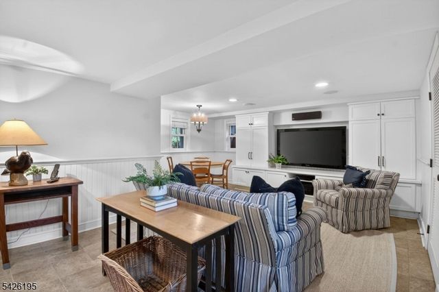 156 Pollard Rd, Mountain Lakes Boro, NJ 07046