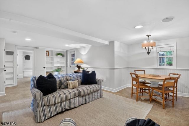 156 Pollard Rd, Mountain Lakes Boro, NJ 07046