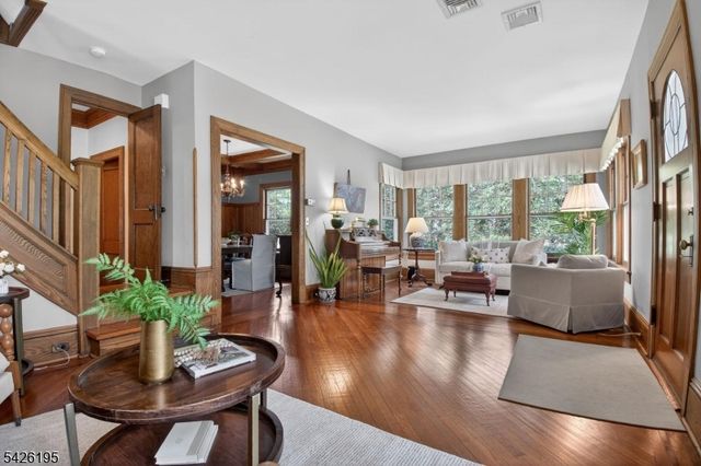 156 Pollard Rd, Mountain Lakes Boro, NJ 07046