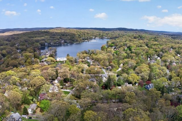 156 Pollard Rd, Mountain Lakes Boro, NJ 07046