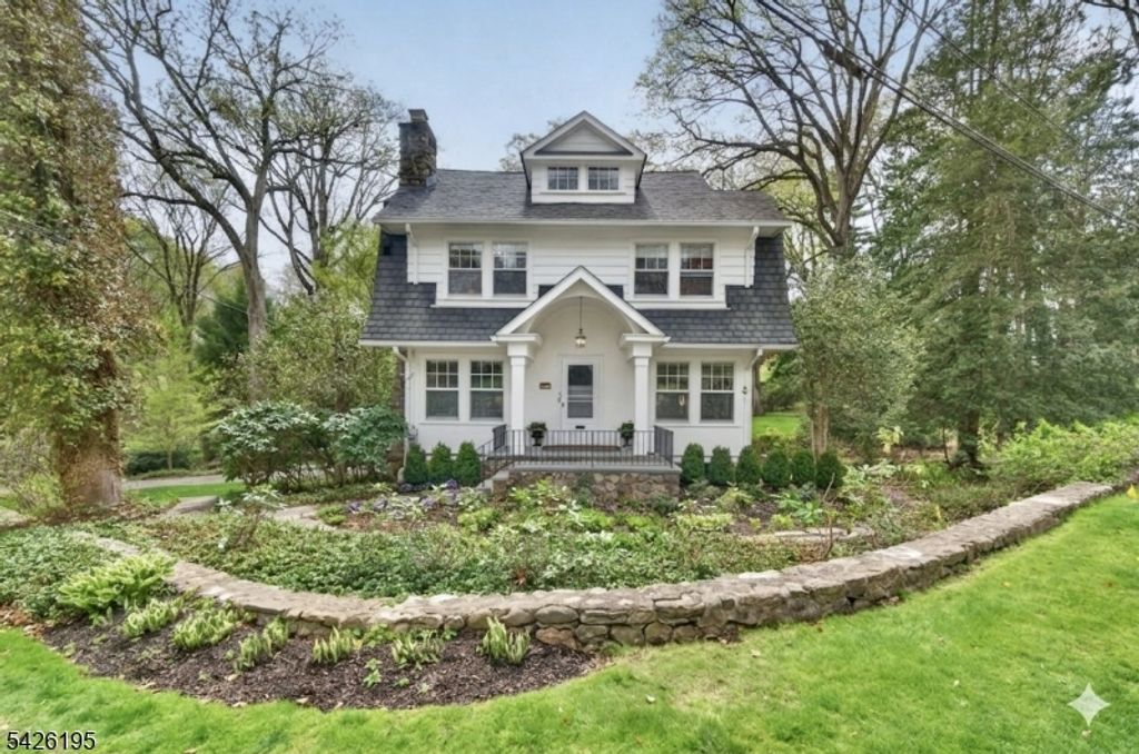 156 Pollard Rd, Mountain Lakes Boro, NJ 07046