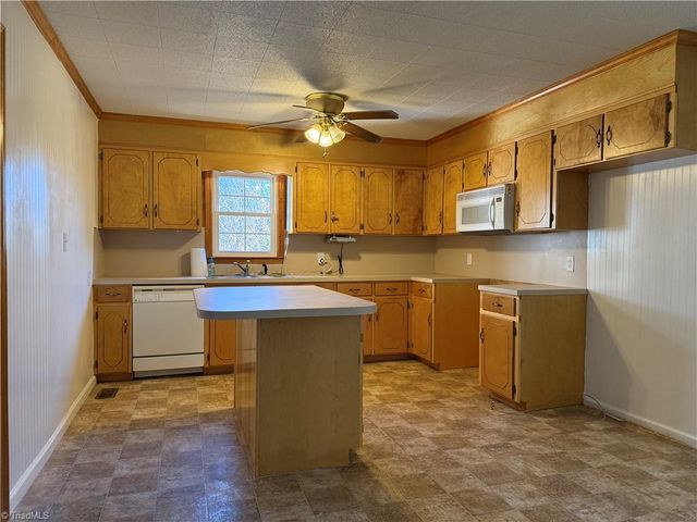 2282 Old Pipers Gap, Cana, VA 24317