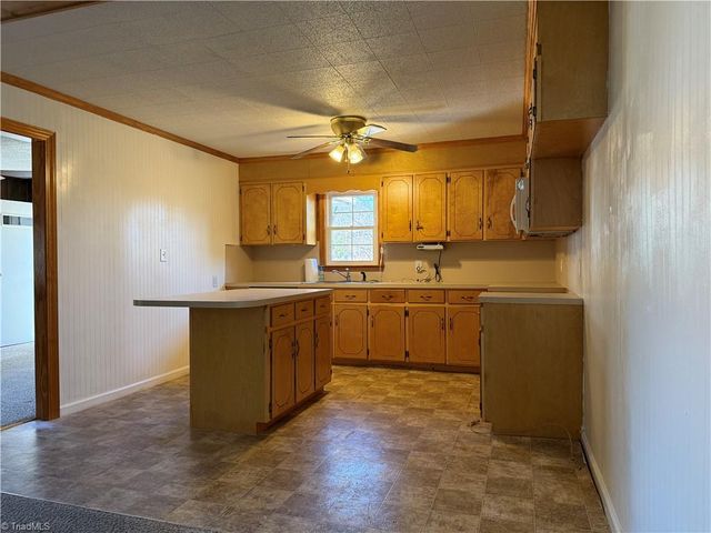 2282 Old Pipers Gap, Cana, VA 24317