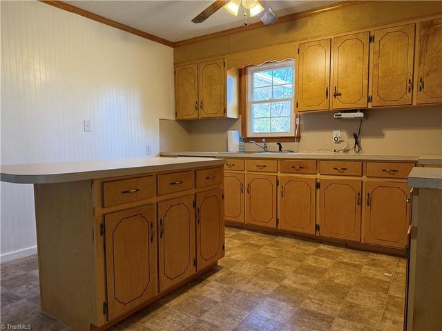 2282 Old Pipers Gap, Cana, VA 24317