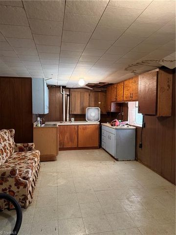 2282 Old Pipers Gap, Cana, VA 24317