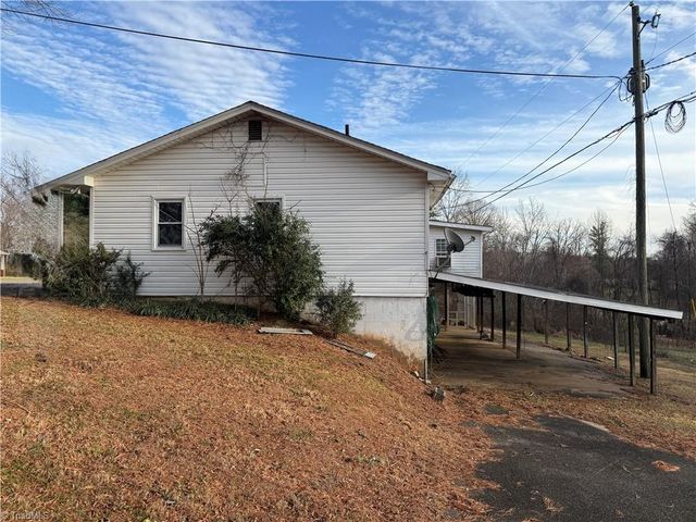 2282 Old Pipers Gap, Cana, VA 24317