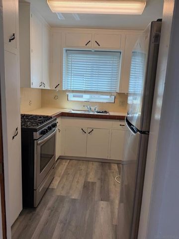 471 E Ave, Coronado, CA 92118