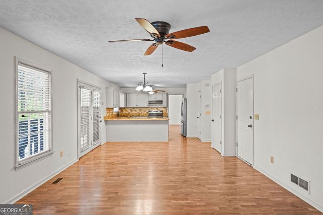 1700 Summit View Way, Snellville, GA 30078