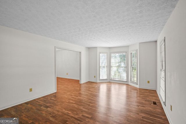 1700 Summit View Way, Snellville, GA 30078