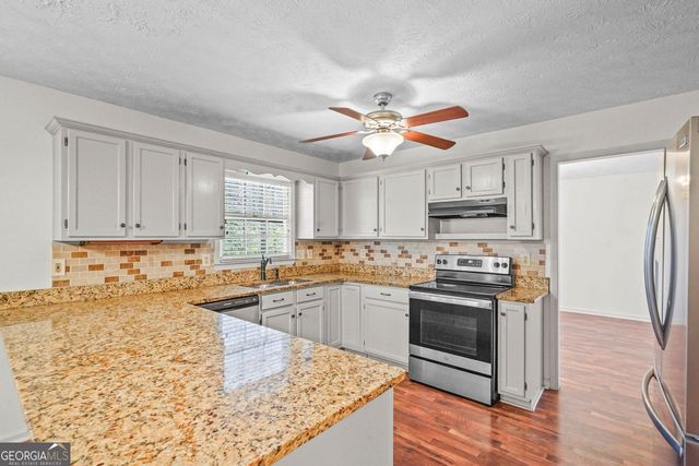 1700 Summit View Way, Snellville, GA 30078