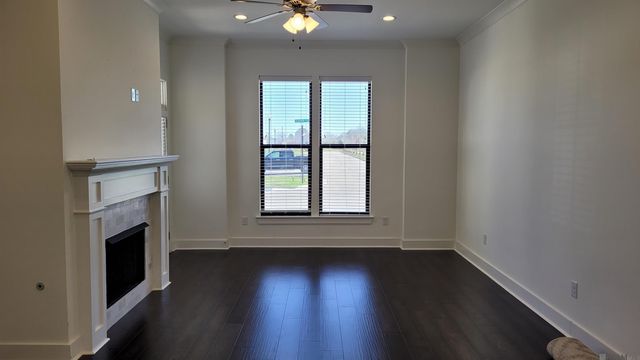 10112 Alderman Dr, Central, LA 70818