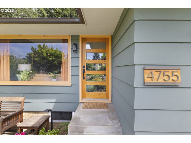 4755 Se WASHINGTON Pl, Milwaukie, OR 97222