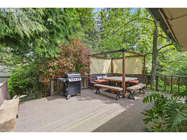 4755 Se WASHINGTON Pl, Milwaukie, OR 97222