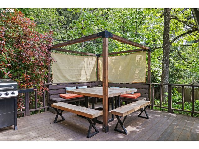 4755 Se WASHINGTON Pl, Milwaukie, OR 97222