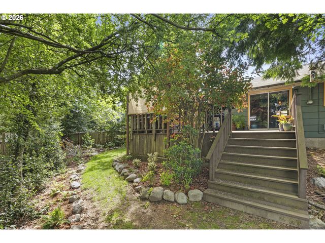 4755 Se WASHINGTON Pl, Milwaukie, OR 97222