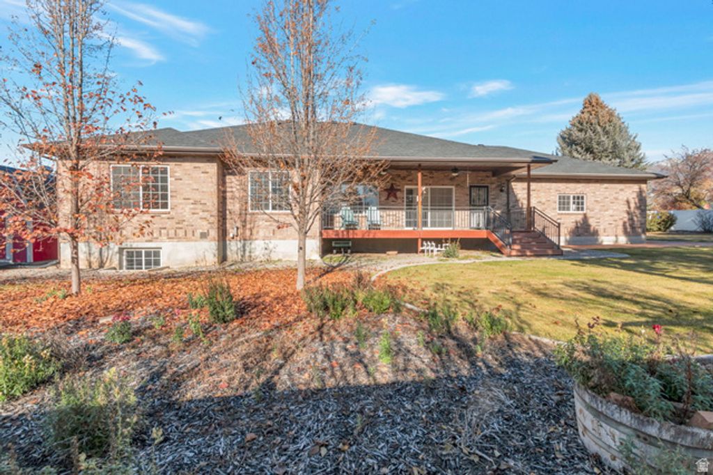 Image 2 of property listing at 290 E 450 S, Hyde Park, UT 84318