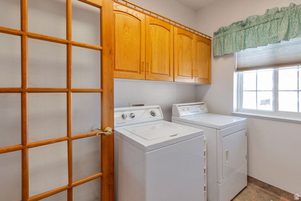 Image 11 of property listing at 290 E 450 S, Hyde Park, UT 84318