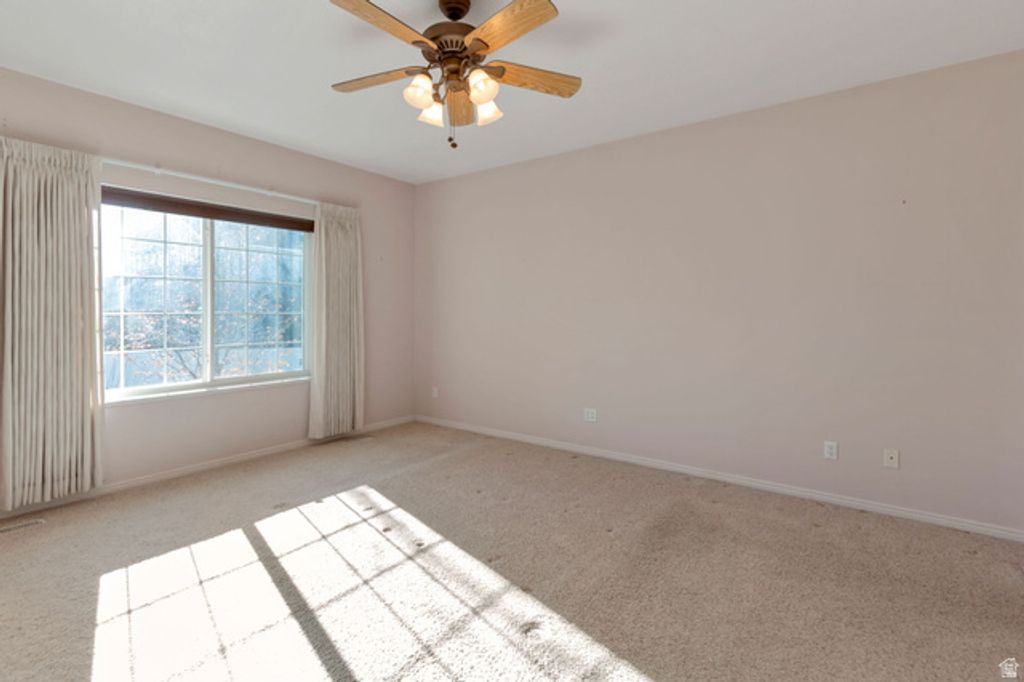 Image 12 of property listing at 290 E 450 S, Hyde Park, UT 84318