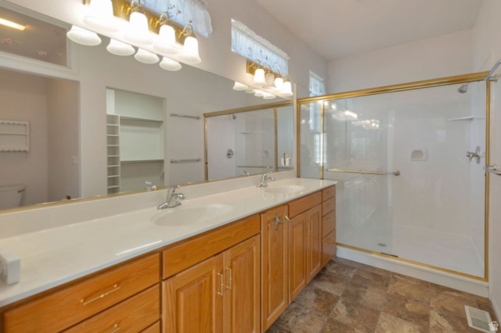 Image 14 of property listing at 290 E 450 S, Hyde Park, UT 84318