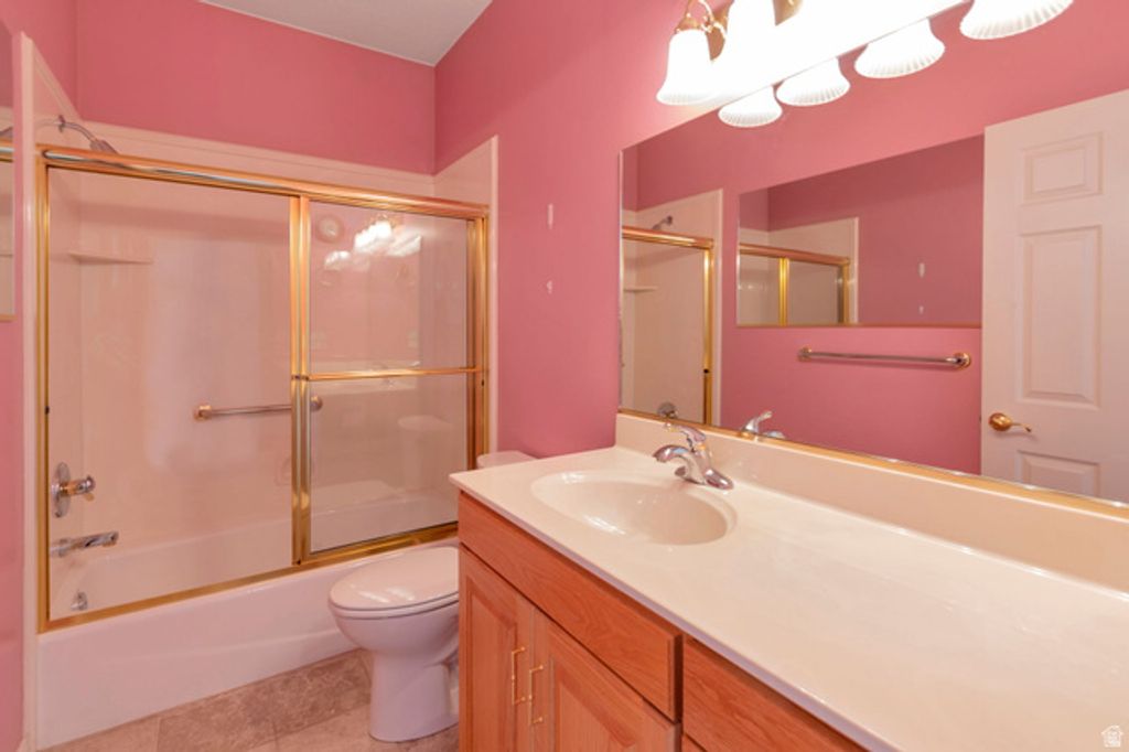 Image 16 of property listing at 290 E 450 S, Hyde Park, UT 84318