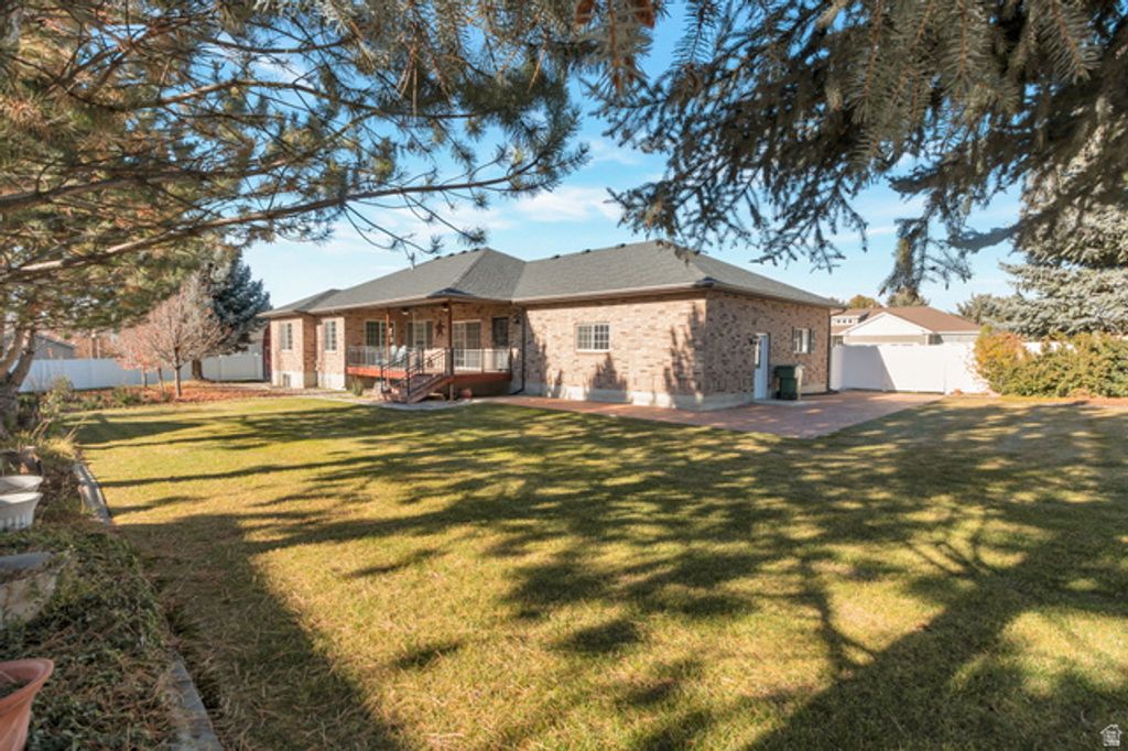 Image 3 of property listing at 290 E 450 S, Hyde Park, UT 84318