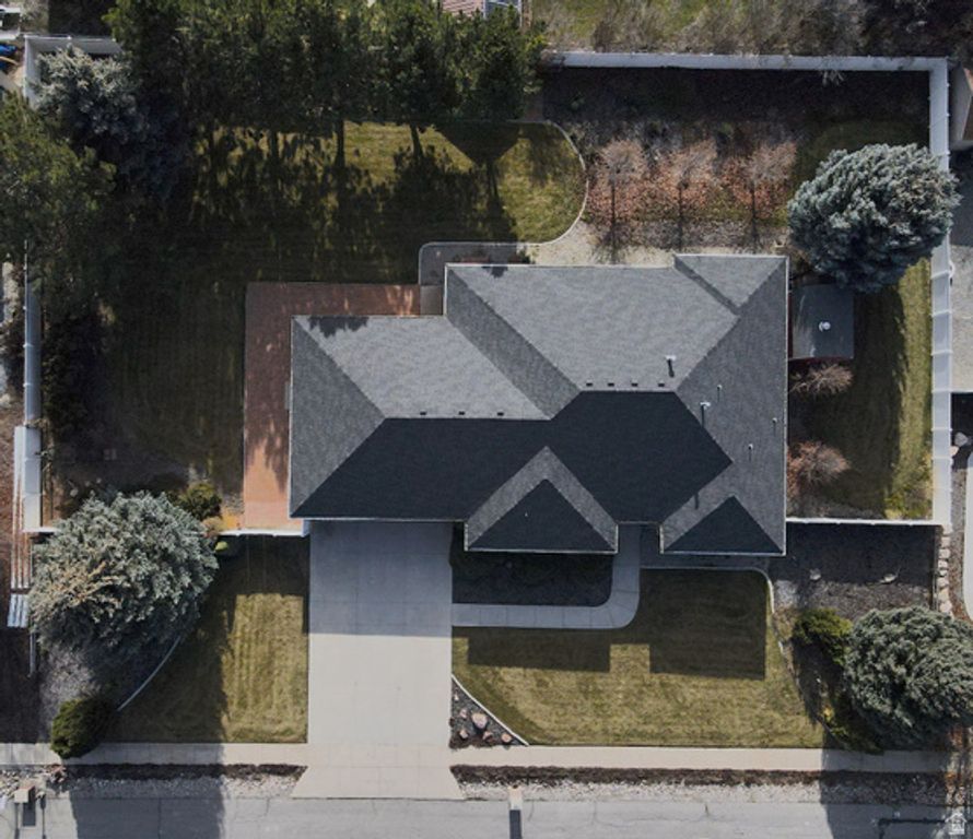 Image 24 of property listing at 290 E 450 S, Hyde Park, UT 84318