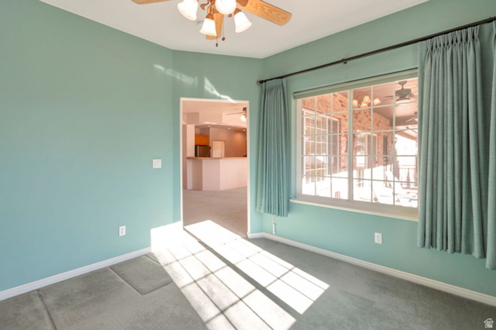 Image 7 of property listing at 290 E 450 S, Hyde Park, UT 84318