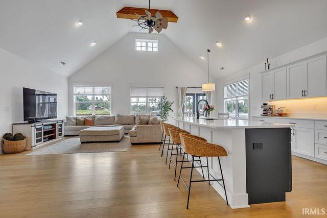 453 W That Road, Bloomington, IN 47403