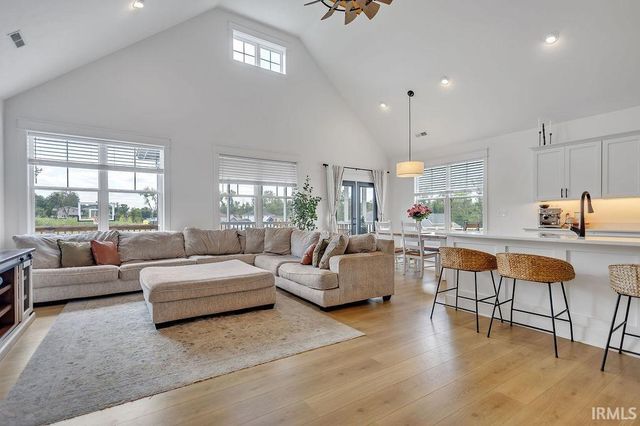 453 W That Road, Bloomington, IN 47403
