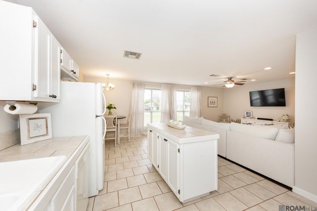 4345 Dunleith Ave, Port Allen, LA 70767