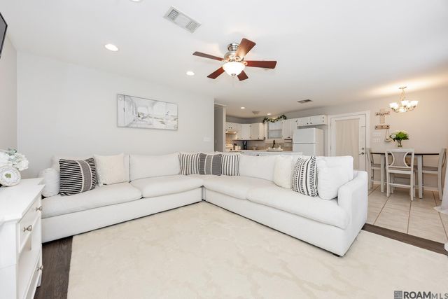 4345 Dunleith Ave, Port Allen, LA 70767