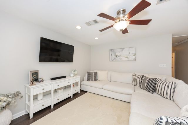 4345 Dunleith Ave, Port Allen, LA 70767