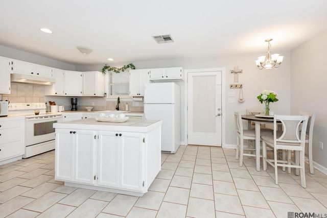 4345 Dunleith Ave, Port Allen, LA 70767
