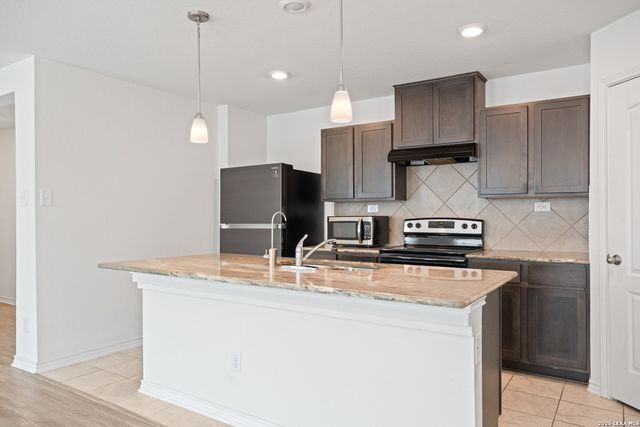 6814 Beltran Pass, San Antonio, TX 78252