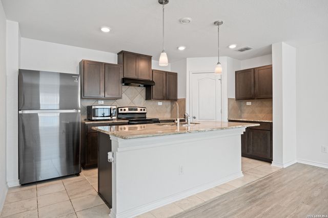 6814 Beltran Pass, San Antonio, TX 78252