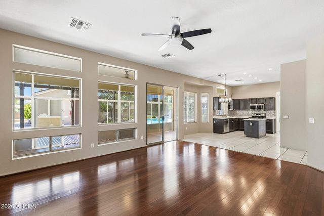 2437 E GROVERS Avenue, Phoenix, AZ 85032
