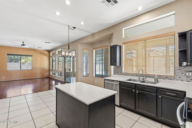 2437 E GROVERS Avenue, Phoenix, AZ 85032