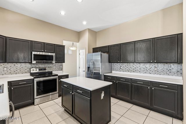 2437 E GROVERS Avenue, Phoenix, AZ 85032