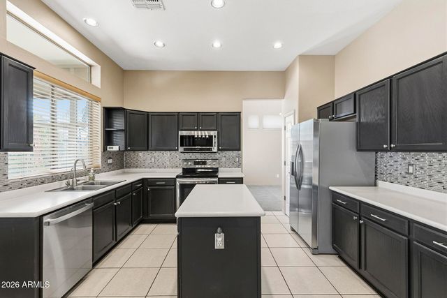2437 E GROVERS Avenue, Phoenix, AZ 85032