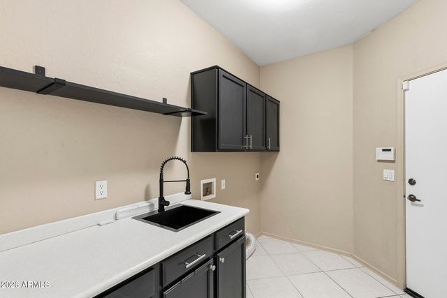 2437 E GROVERS Avenue, Phoenix, AZ 85032