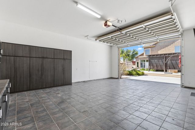 2437 E GROVERS Avenue, Phoenix, AZ 85032