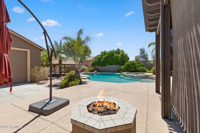 2437 E GROVERS Avenue, Phoenix, AZ 85032