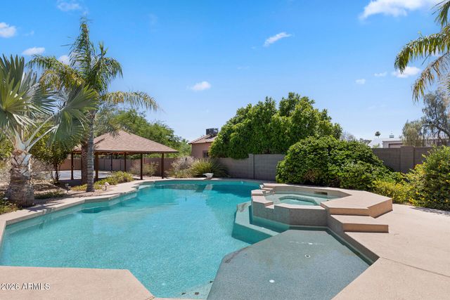 2437 E GROVERS Avenue, Phoenix, AZ 85032