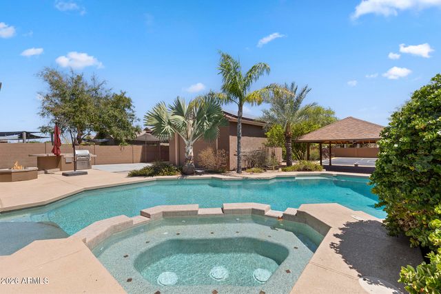2437 E GROVERS Avenue, Phoenix, AZ 85032