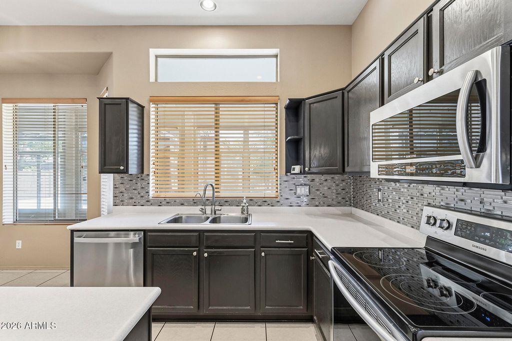 2437 E GROVERS Avenue, Phoenix, AZ 85032 — photo 2