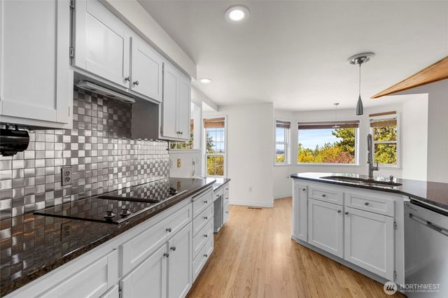 20801 Hermway Heights Place, Mount Vernon, WA 98274