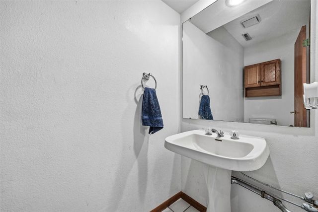 717 E Post Court SE, Cedar Rapids, IA 52403