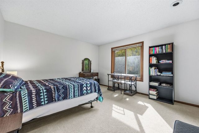 717 E Post Court SE, Cedar Rapids, IA 52403