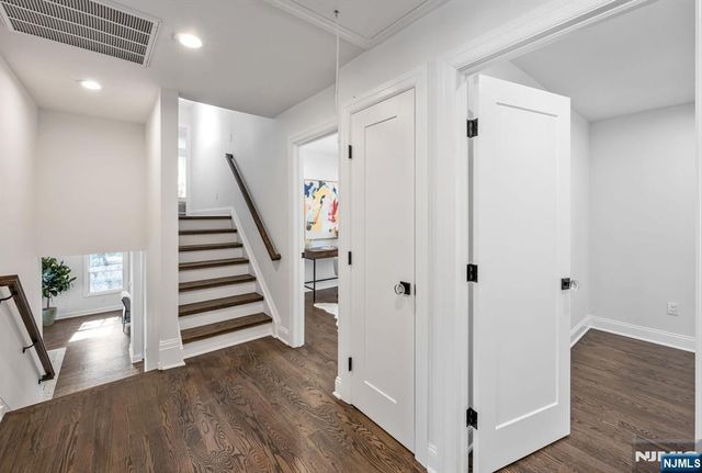 35 Lloyd Road, Ho-ho-kus, NJ 07423